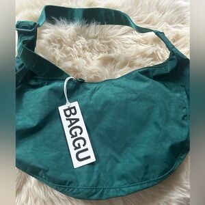 NWT BAGGU Medium Crescent